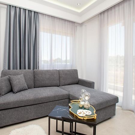 Marane Luxury Suites Nea Moudania Exterior foto