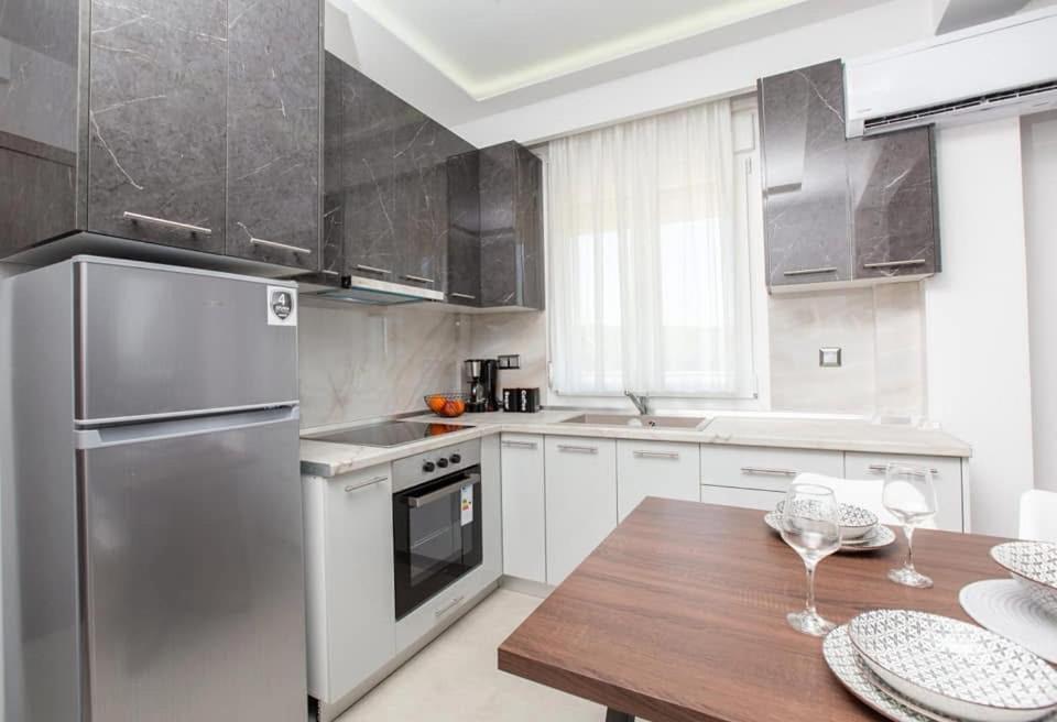 Marane Luxury Suites Nea Moudania Exterior foto
